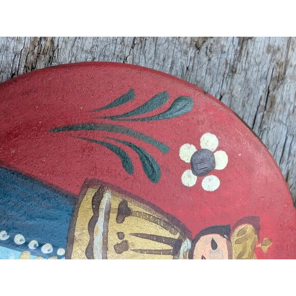 Vintage Madonna Child Pin: Hand Crafted Austrian Brooch - Picture 4 of 10